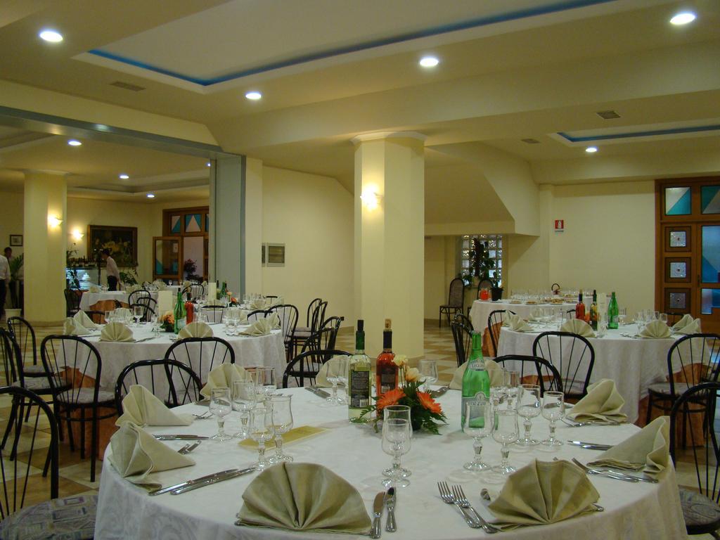 וילאפיאנה Hotel Ristorante111 מראה חיצוני תמונה